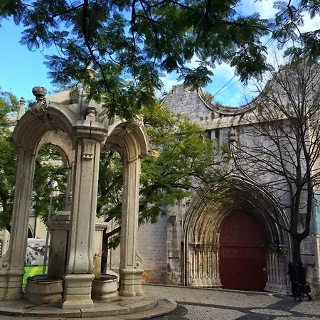 Bedooms With Shared Bathroom In In Historic Largo Do Carmo *