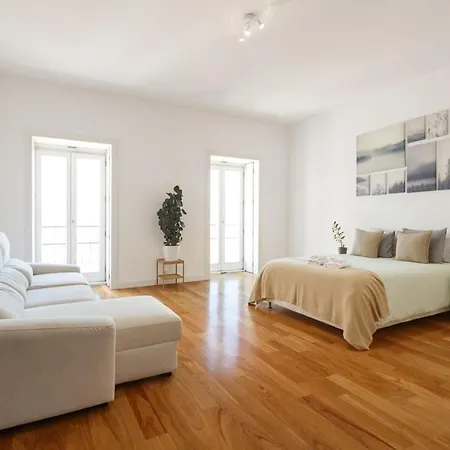 Bedooms With Shared Bathroom In In Historic Largo Do Carmo * リスボン