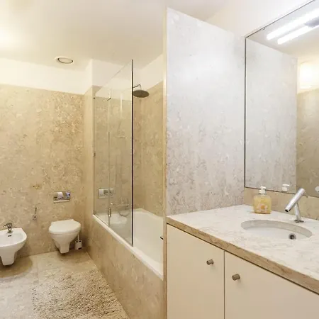 ホームステイ Bedooms With Shared Bathroom In In Historic Largo Do Carmo *